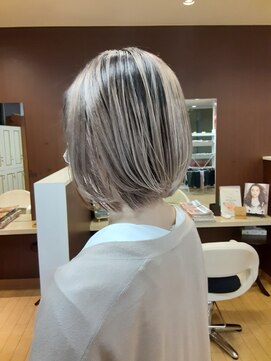 ヘアーアンドメイク アフロディーテ(APHRODITE) スジ感たっぷりバレイヤージュ