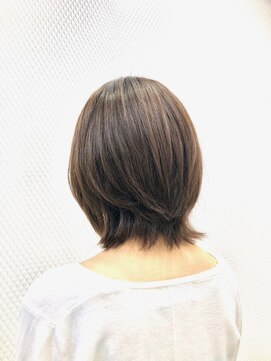 クオリス 上福岡店(QUALIS) 大人かわいい小顔ミディアムウルフ　ひし形シルエット　30代40代