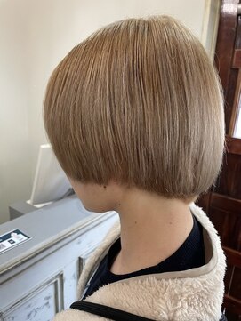 ネイロ(NE/LO) ミルクティーミニボブ