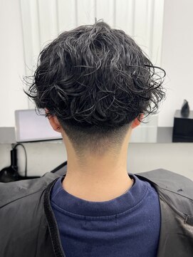 ココ 本八幡(KOKO) 波巻きツイストスパイラルフェザーパーマ刈り上げセンターパート