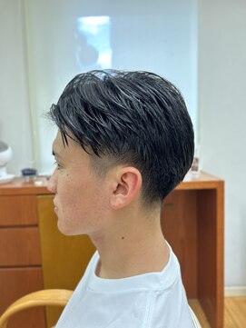 バンブー(Bamboo) ツーブロック＋刈り上げ　テーパーフェード