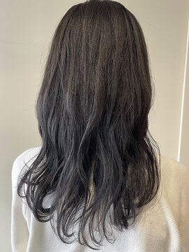 シリ アンド ブラント(siri and brunt) 透明感ブルージュカラー