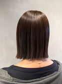 暗髪×極細ハイライトで上品に◎洗練されたデザインカラー