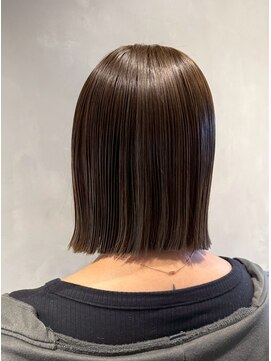 エスケープ トゥ ボナ(ESCAPE to bona.) 暗髪×極細ハイライトで上品に◎洗練されたデザインカラー