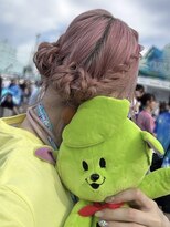 ルイス(L'wis)&nbsp;三つ編みギブソンタック学割U24ケアブリーチ10代20代ピンク渋谷