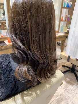 ウルカ 川口店(ulQua) つや感セミロング