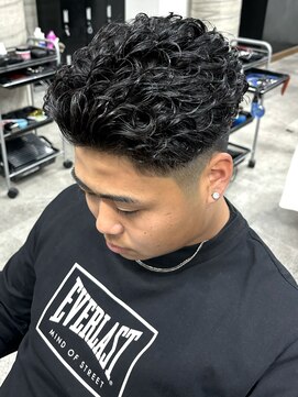 イーラ 2d(era) 極道パーマ　フェード　刈り上げ　眉毛　メンズ