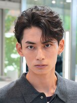 フィフス 天神大名(fifth)&nbsp;天神大名メンズパーマフェザーパーマセンターパートガイルヘア