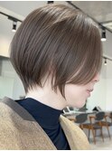 調布イルミナカラーミディアムボブベージュアッシュグレーカラー