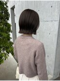  ぱつっとラインが可愛い艶ベージュボブ