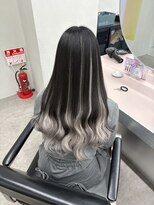 ティント 梅田(Tint)&nbsp;【Fumina】エクステでつくるシルバーグラデーション