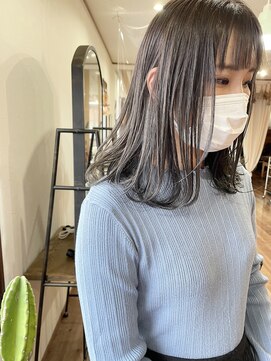 ニコラ(NICOLA) 濃紺アッシュ×ミディアム