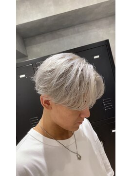 レイズ 名古屋(RAYS) ナチュラルホワイト刈り上げセンターパート