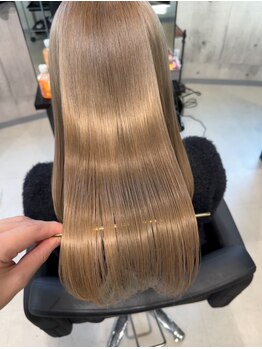 アンダーバーホワイト 高槻店(_WHITE)の写真/【高槻美容室/阪急高槻徒歩1分】《カット+TOKIOトリートメント¥7000》通うたび指通りの良いうる艶髪に！