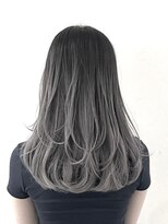 シエラ 心斎橋(CIERA.)&nbsp;ウェーブミディアムショートボブ 前髪なしブリーチなしカラー