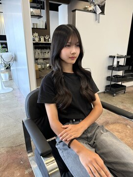 ハイフン 伊勢崎(hyphen) 顔まわりカット/韓国風巻き/ブルーブラック