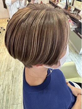 顔周りのカットで印象が変わる！骨格や髪質を見極めた再現性の高いカットが大好評◎