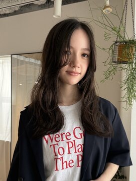 トレンチ(TRENCH) 重めロング×前髪流しスタイル　　　　　TRENCH