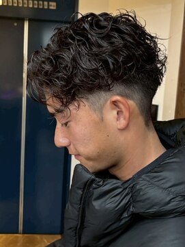 ウェイビーエフティフィフス 横浜西口(WAVEY ft.fifth) 横浜シャドウパーマ緩めスパイラルパーマッシュ強め緩めウルフ