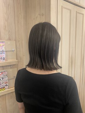 エイミーバイアフロート(amie  by afloat) ぱつっと切りっぱなし