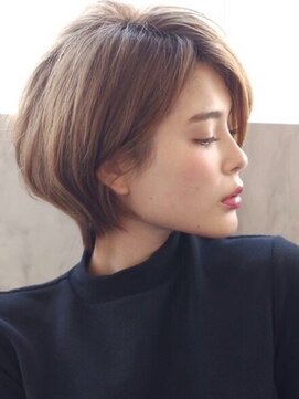 ロビー 青山(ROBBY) 大人のスタイリング簡単ショートボブ