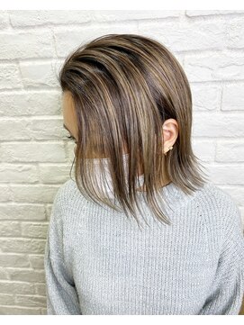 ループ(LOOP) ショートボブ+ブロンドオンブレカラー