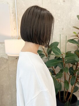 ノエ(noe) ミニボブ×オリーブベージュ