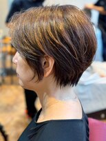 カミビトグロウ(kamibito glow)&nbsp;20代30代40代ハイライト外国人風カラーショートボブ立体感