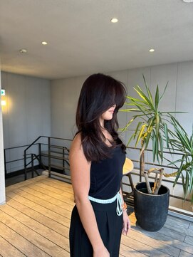 リバレッジ 広尾(Leverage) 大人外国人風セミロングレイヤー:Maho Toda