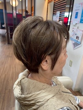 ウエニフェリス(UE2 FELIZ) フワッと自然なボリューム感でまとまりのあるショートに♪