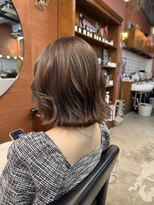 チャプター 問屋町(chapter)&nbsp;ケアブリーチミルクティーベージュカラーレイヤーカット韓国ヘア