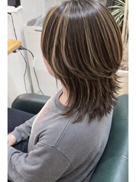 アクア(AQUA) 白髪ぼかしハイライトウルフ