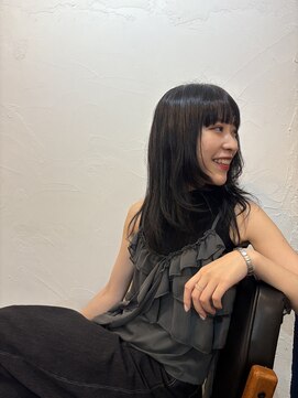 ロウスリー(Lowsly) 顔まわりレイヤー ハッシュカット 30代40代50代