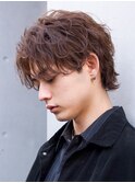 テーパーフェードフェザーパーマセンターパートビジネスヘア