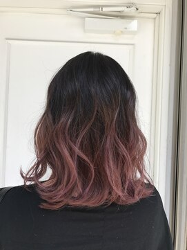 イル(iLu.) ピンクレッドグラデーション