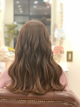 クイーンズゲート 昭和パレス店 大人女子ヘア