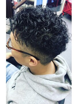 マドゥーズ ヘアショップ(Madoo's hair shop) フェードパーマ