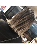 コントラストハイライト×切りっぱなしボブ