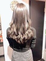 赤みがなくなるプラチナアイスグレージュ