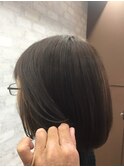 ツヤボブ　ナチュラルハイライト　イヤリングカラー