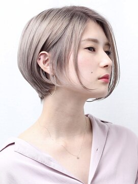 ピークアブー 銀座中央通り(PEEK-A-BOO) ハイトーン前下がりボブ×グレーベージュ
