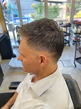 フランクスバーバーリザーブ 人形町店(FRANK’S BARBER RESERVE) ローフェード