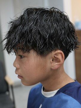 フゥ 宇都宮(FeU) 波巻きパーマメンズパーマメンズヘアツーブロックツイストパーマ