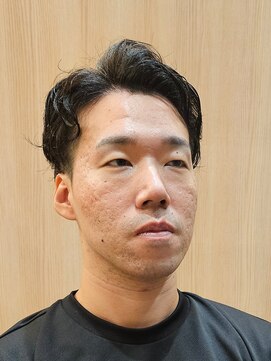 スカイ 大手町プレイス店 ツーブロックパーマ〈理容室〉