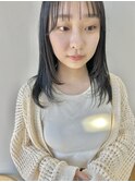 前髪あり大人可愛いレイヤーカットダークアッシュ小顔カット