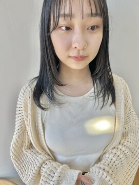 ヘアー アイス 御器所本店(HAIR ICI) 前髪あり大人可愛いレイヤーカットダークアッシュ小顔カット