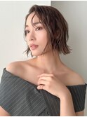 切りっぱなしボブ×センターパート×ヘーゼルブラウン
