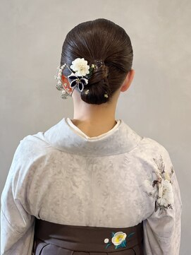 ラトリエコンタン(L´atelier Content) 【asuka】タイトシニヨン 卒業式ヘア