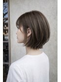 大人の抜け感ショートボブ