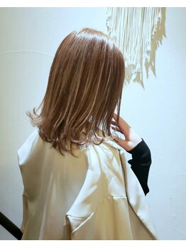 サーティーン(THIRTEEN)の写真/派手になりすぎたくない大人女性に！白髪が気になり出した世代へ艶めくハイライト♪